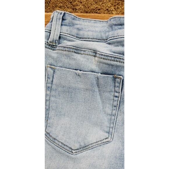 Indigo Rein Shorts Juniors‎ 7 Mid Rise Embroidered Floral Rhinestone Light Blue - Picture 3 of 5